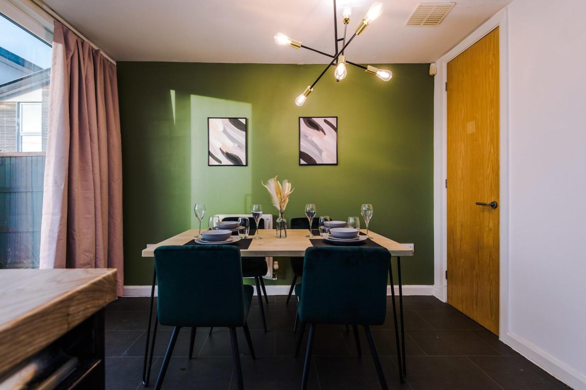 Rest&Recharge At A Spacious Townhouse By The Etihad Villa Manchester Eksteriør billede
