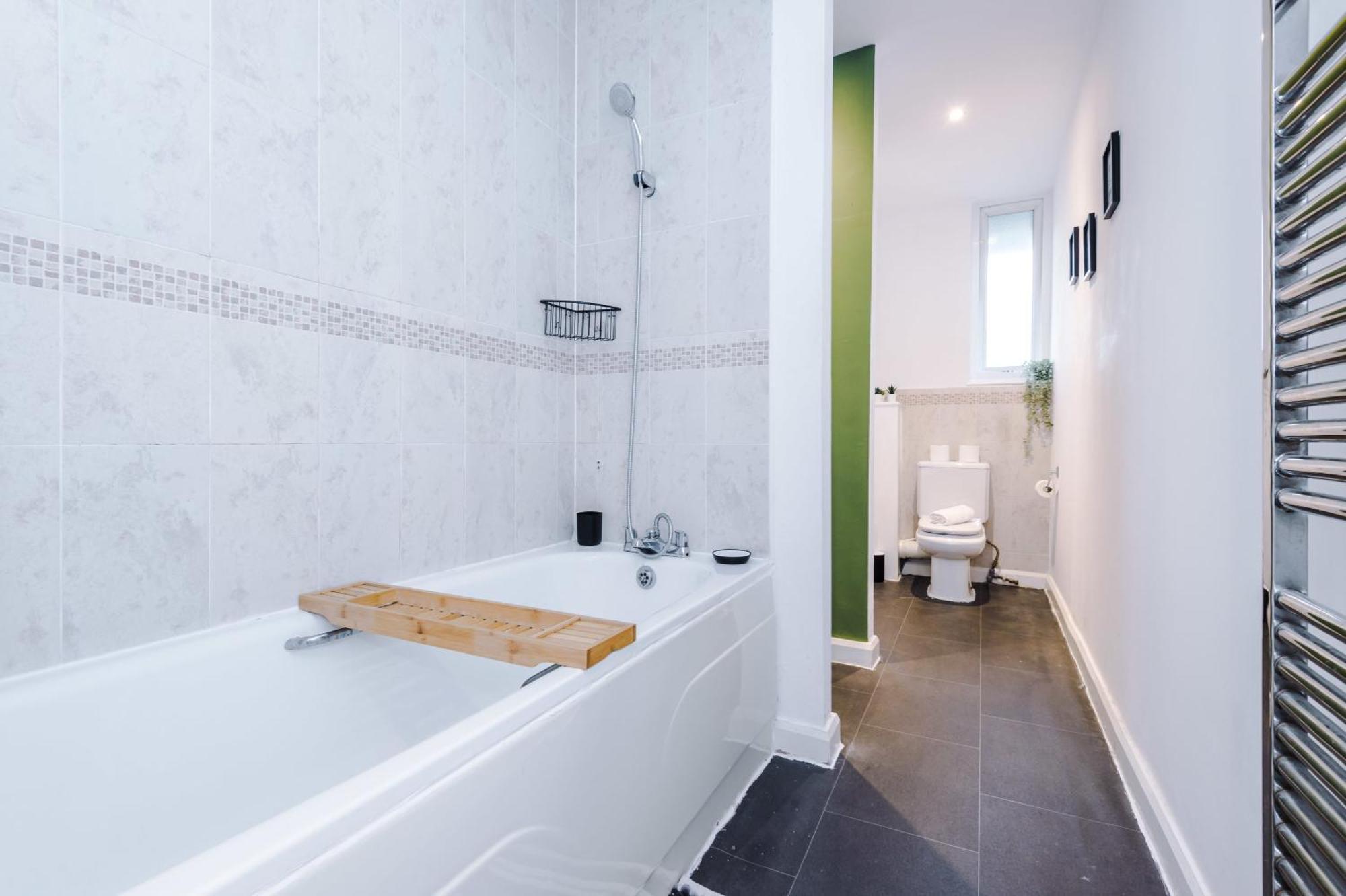 Rest&Recharge At A Spacious Townhouse By The Etihad Villa Manchester Eksteriør billede