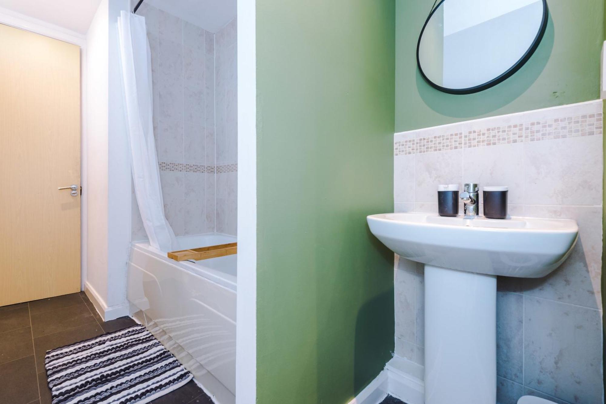 Rest&Recharge At A Spacious Townhouse By The Etihad Villa Manchester Eksteriør billede